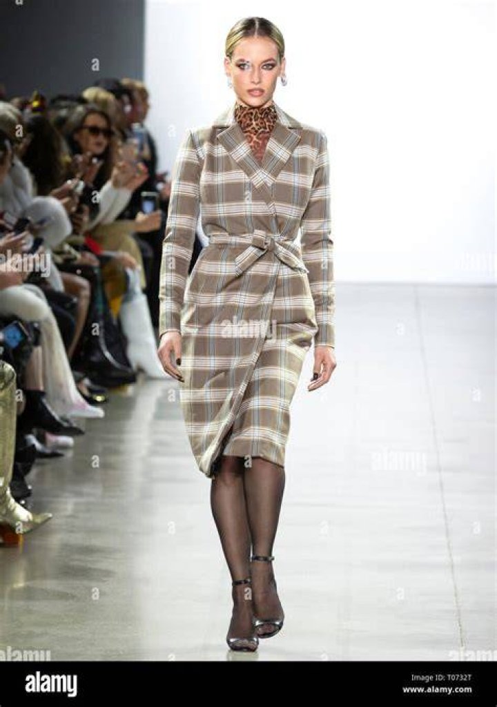 Hannah Ferguson runway Hannah Ferguson runway
